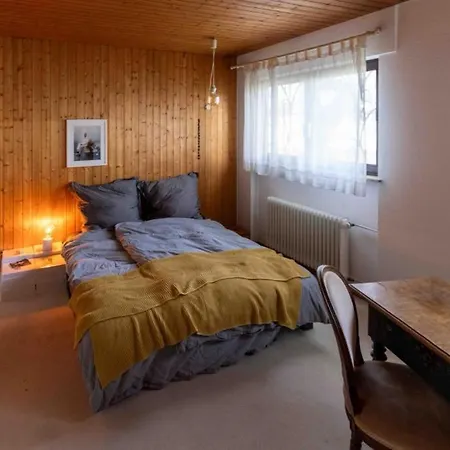 Great Bungalow With Garden شقة
