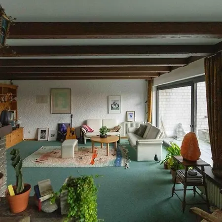 Great Bungalow With Garden شقة *